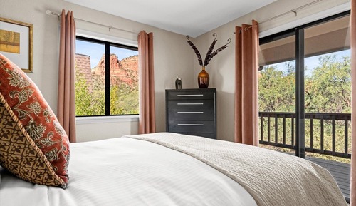 Condo, 2 Bedrooms