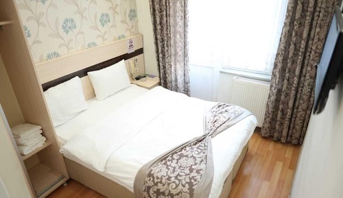 Economy Room