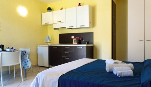 Standard Studio, Kitchen, Garden View