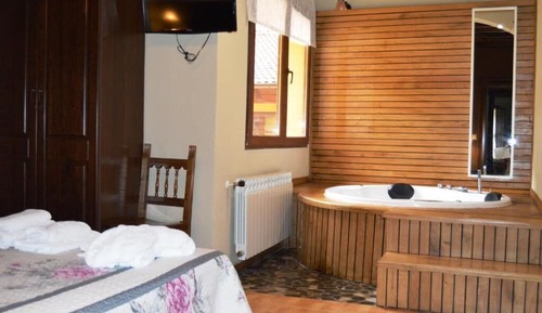 Standard Apartment, Hot Tub