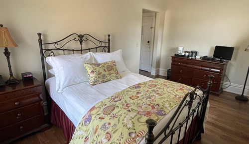 Economy Room