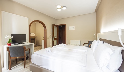 Superior Quadruple Room, Lake View