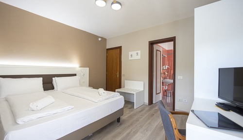 Superior Double or Twin Room, Lake View