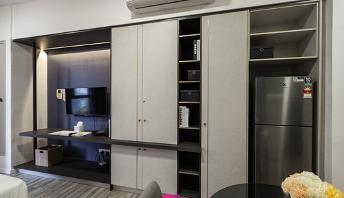 Deluxe Studio, 1 Queen Bed, City View