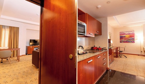Premium Room, 1 King Bed, Smoking, Kitchenette