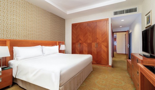 Suite, 2 Bedrooms, Accessible, Smoking (Club Lounge Access)