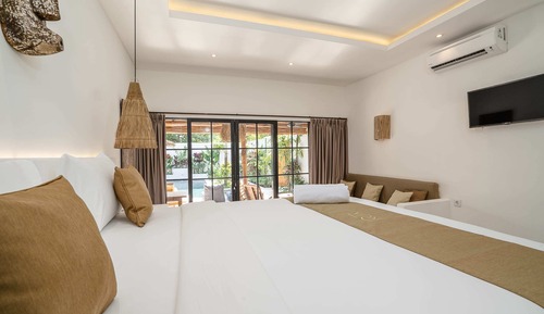 Basic Villa, Multiple Beds