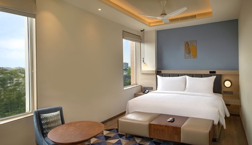 Deluxe Studio, 1 Queen Bed