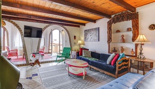 House (2 Bedrooms)