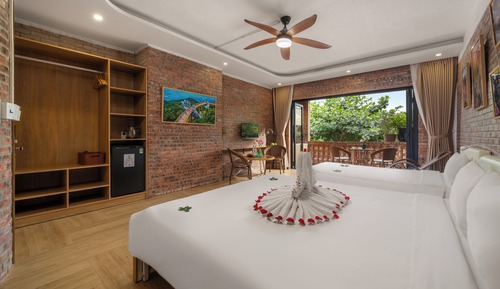 Family Room, Balcony