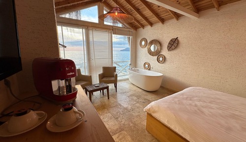 Premium Double Room, 1 Queen Bed, Bathtub, Sea View