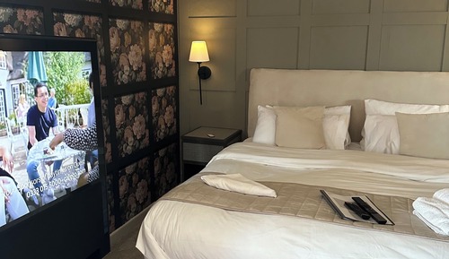 Signature Suite