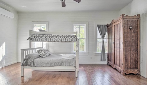 House (2 Bedrooms)