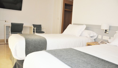 Basic Double Room, 2 Bedrooms