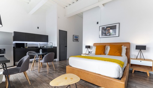 Comfort Apartment, City View