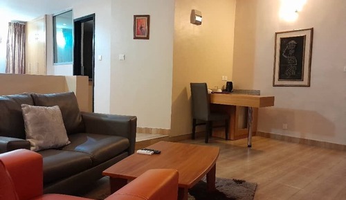Deluxe Studio