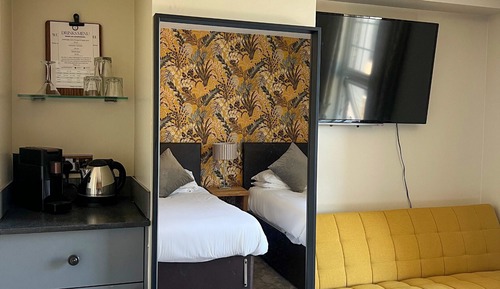 Family Room, Multiple Beds