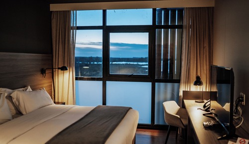 Standard Suite, Multiple Beds, River View