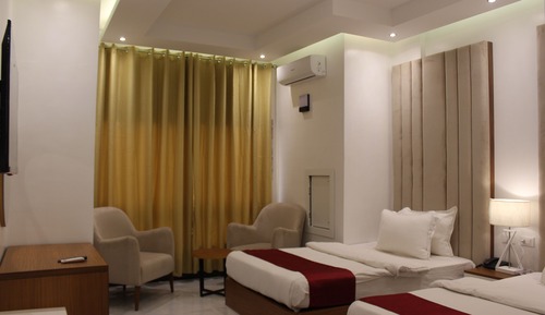 Deluxe Twin Room
