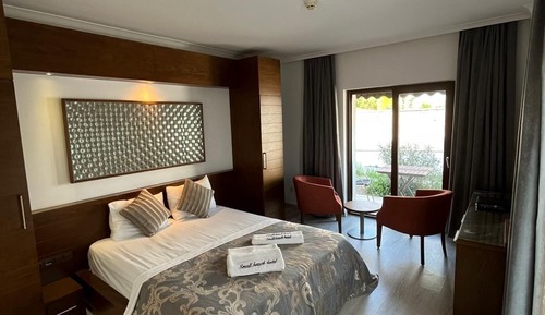 Standard Double Room, Garden View