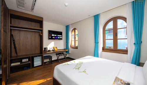 Felice, City View, 1 Queen Bed with Window