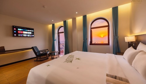 Fortuna, Ocean View, 1 King Bed with Window / Balcony