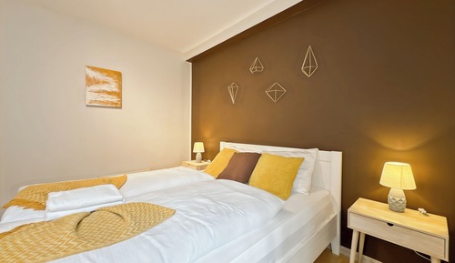 Apartment, 4 Bedrooms, Smoking, Balcony