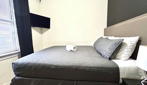 Economy Room (Shared Bathroom)