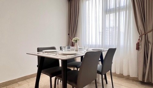Classic Apartment, 1 King Bed, City View