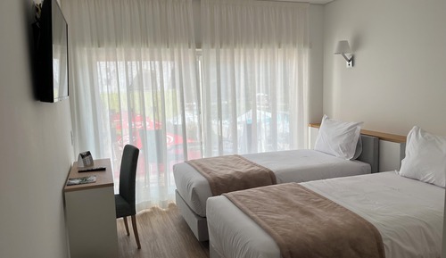 Superior Twin Room, 2 Twin Beds, River View