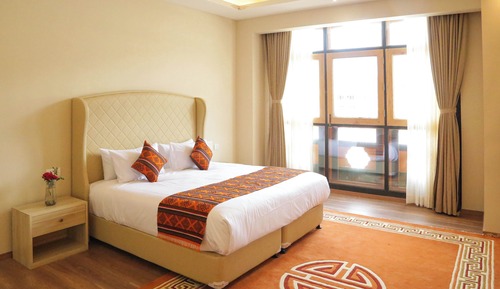 Deluxe Double or Twin Room