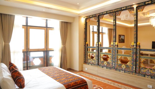 Signature Suite