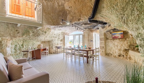 Family Villa, 1 Bedroom, 2 Bathrooms (Pleasant stone house & jacuzzi St)