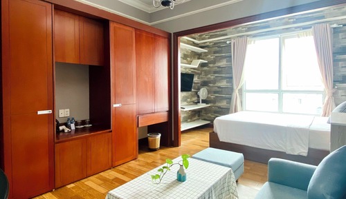 Panoramic Studio Suite, 1 Queen Bed, City View