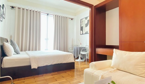 Grand Studio Suite, 1 Queen Bed, City View