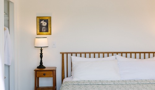 Deluxe Room, 1 King Bed, Fireplace, Harbor View