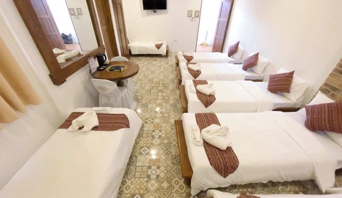 Deluxe Family Room