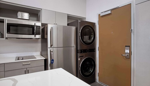 Suite, 1 Bedroom, Balcony (Washer & Dryer)