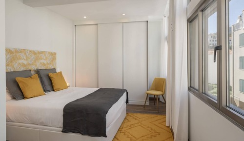City Apartment, 1 Queen Bed with Sofa bed, Balcony