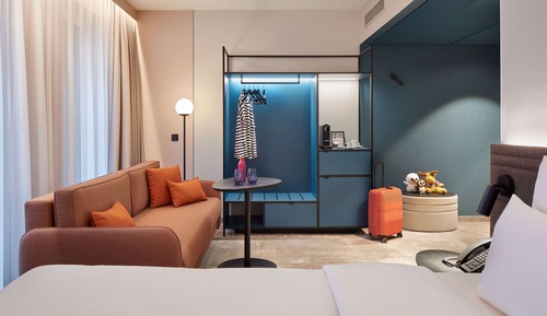 Family Room, 1 King Bed with Sofa bed