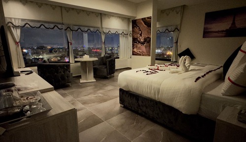 Panoramic Room