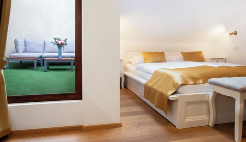 Standard Room, 1 Queen Bed