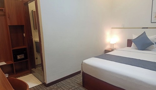 Deluxe Double Room, 1 Queen Bed, Non Smoking, City View