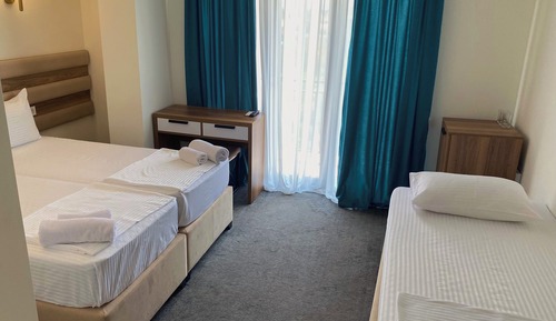 Basic Triple Room, Mountain View