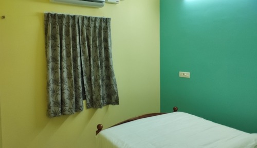 Deluxe Studio