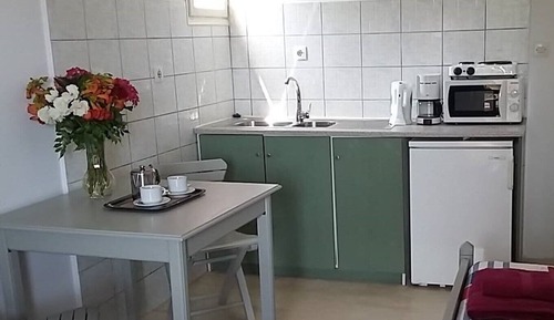 Preferred Plus  2 Bedrooms Apartment With Kitchenette & Pool View