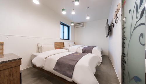 Room (Twin (Must Inquire In-advance for Con)