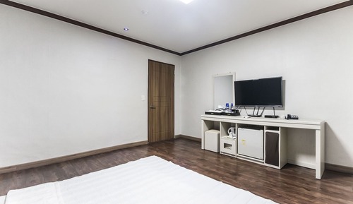 Room (Korean)