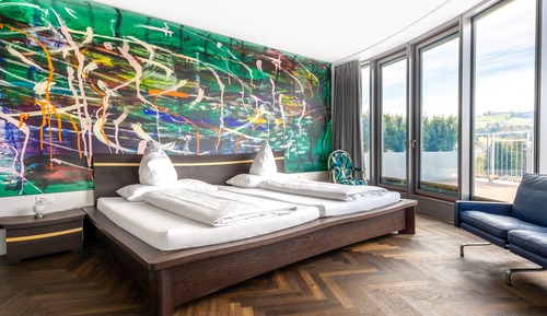 Penthouse, Lake View (Unique Studio)