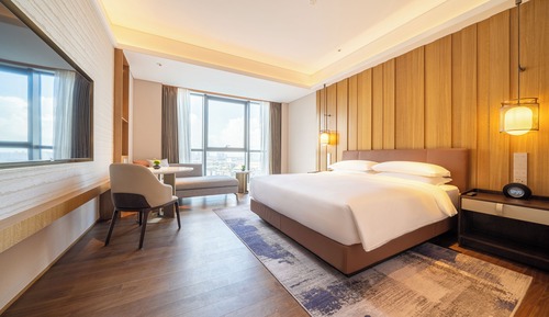 Club Double Room, 1 King Bed, City View